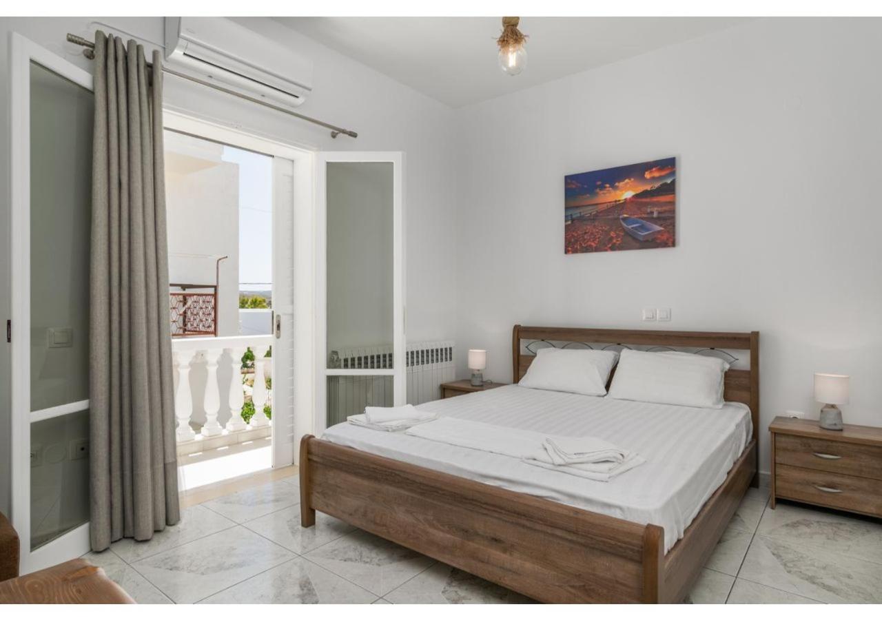 Soto's Comfort House * Adamantas (Milos)